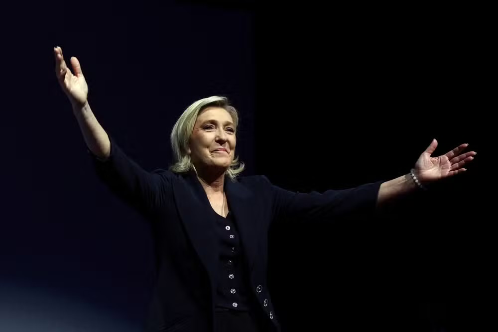 Extrema-direita lidera primeiro turno das eleições parlamentares na França