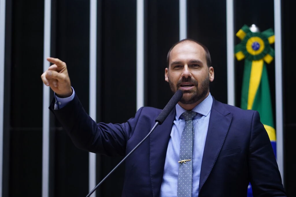 São as cadelas do Alexandre de Moraes’, diz Eduardo Bolsonaro sobre a Polícia Federal