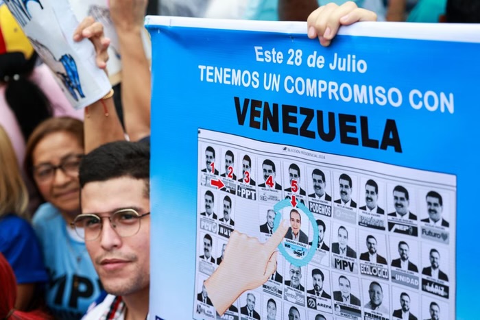 Maduro aparece atrás nas pesquisas na reta final das eleições na Venezuela