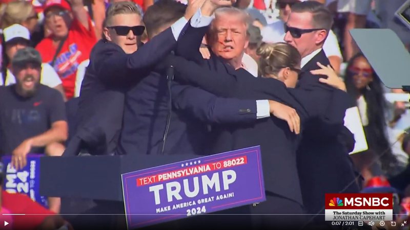 Morre atirador que acertou Donald Trump em comício, afirma imprensa americana