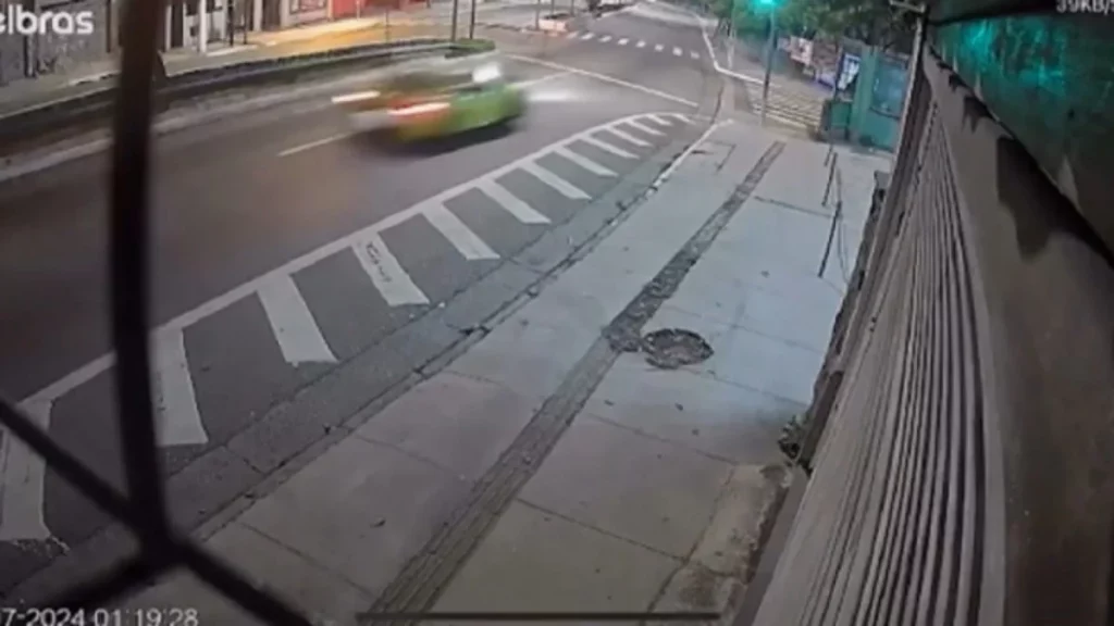 Vídeo: Pai de motociclista morto ataca em delegacia motorista de Porsche envolvido em acidente