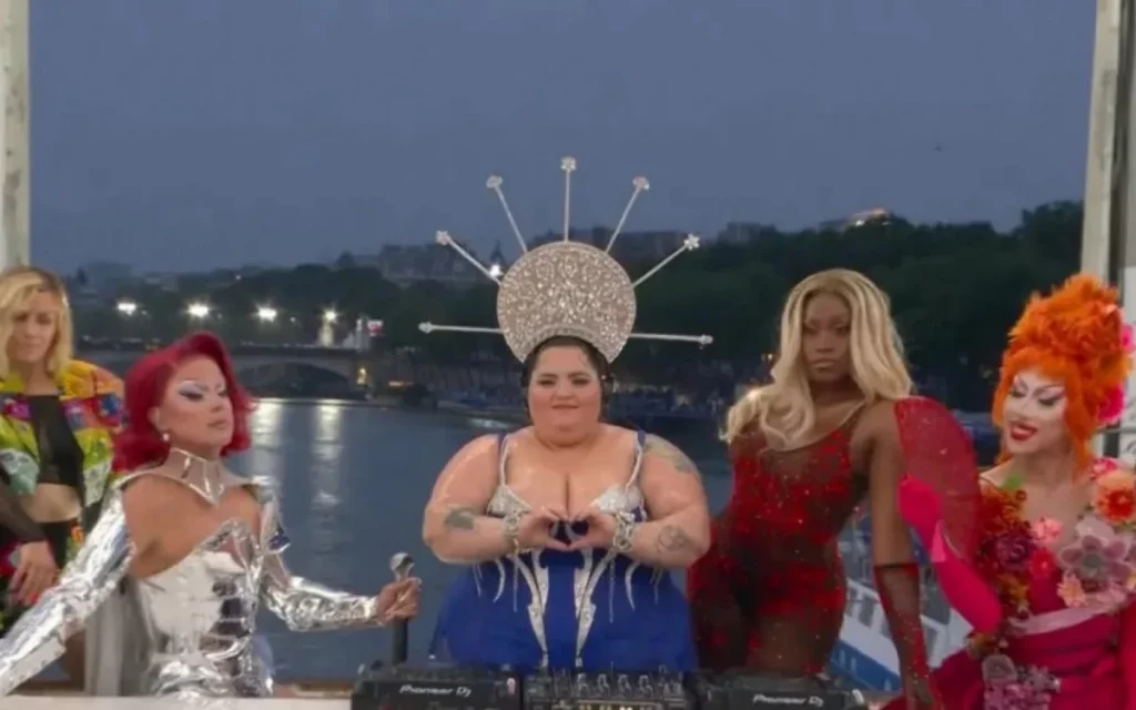 DJ que protagonizou cena polêmica na cerimônia de abertura das Olimpíadas de Paris recebe ameaças de morte e estupro