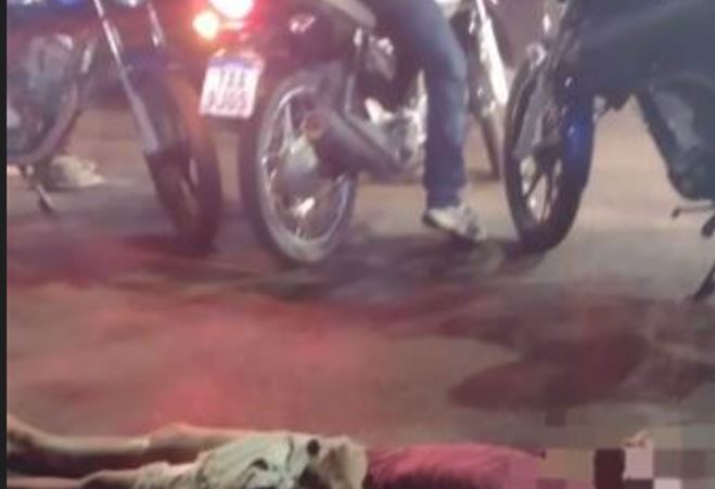 Homem é abandonado por comparsa e brutalmente agredido após suposto roubo em Manaus