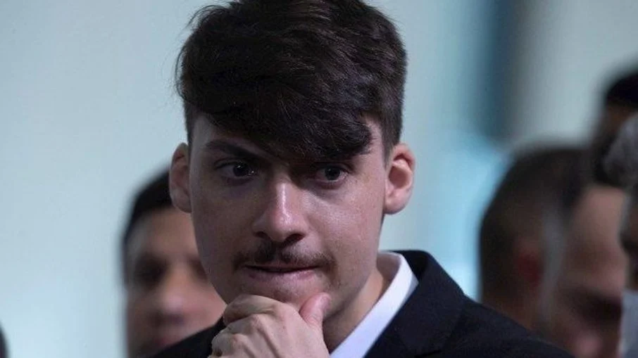Jair Renan é exonerado do gabinete de senador bolsonarista para se lançar como pré-candidato a vereador