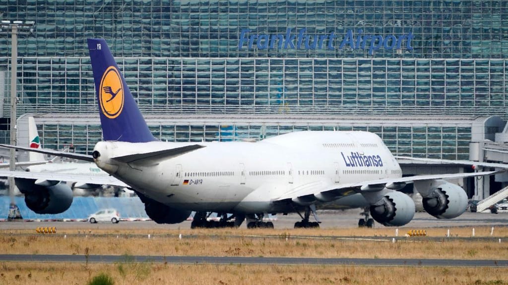 Companhias aéreas suspendem voos para o Oriente Médio em meio a crescentes tensões