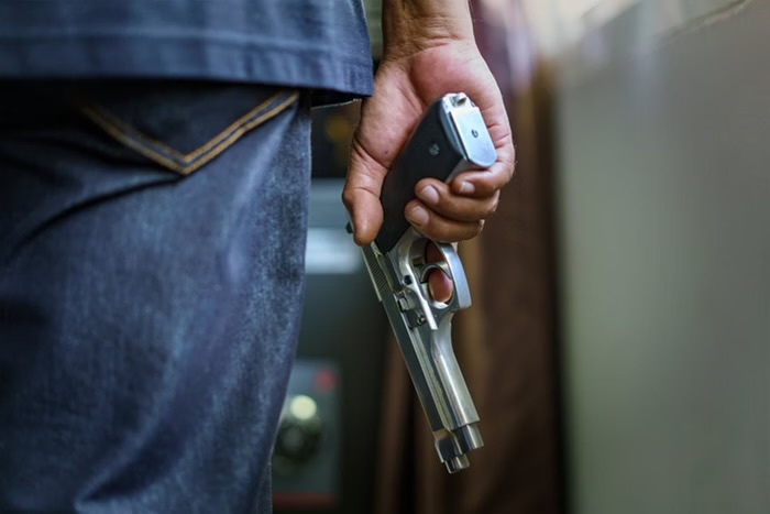 Sargento briga com uber, ameaça PM e morre com tiro na cabeça em motel