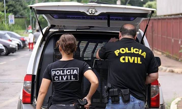 Atirador invade festa, executa homem com 12 tiros e deixa três pessoas feridas