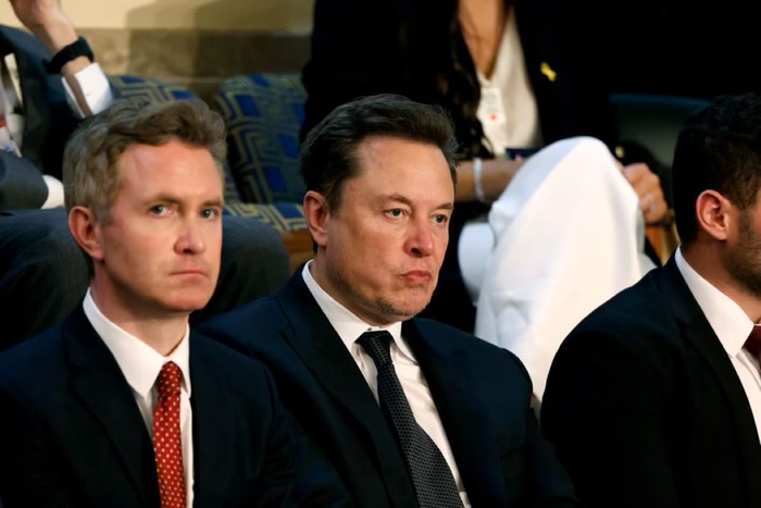 Elon Musk anuncia serviço gratuito de internet da Starlink no Brasil em meio a disputa judicial com Moraes