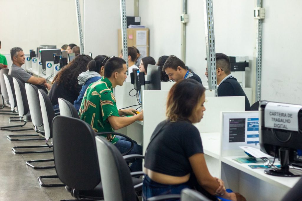 De pedreiro a padeiro: Sine Amazonas divulga 112 vagas de emprego para esta sexta-feira