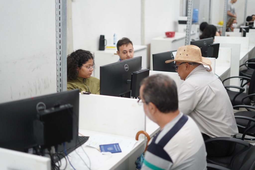 Sine Amazonas divulga mais de 100 vagas de emprego para esta segunda; confira