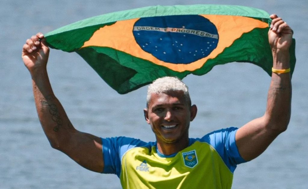 Isaquias Queiroz avança para a final da canoagem nas Olimpíadas de Paris