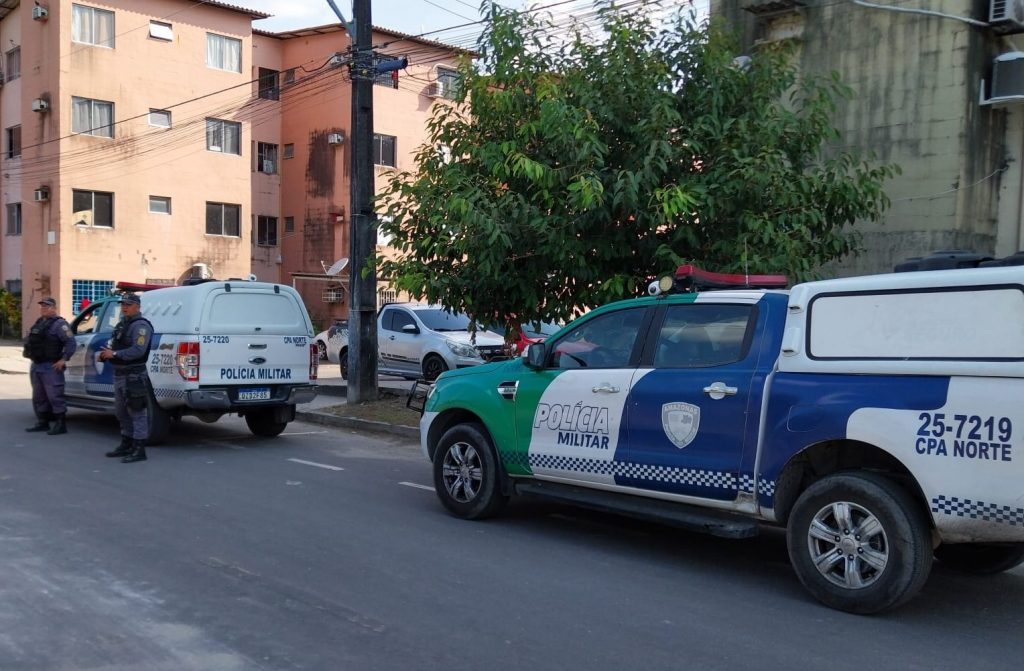Mulher é presa após desferir facadas no pescoço de homem em Manaus