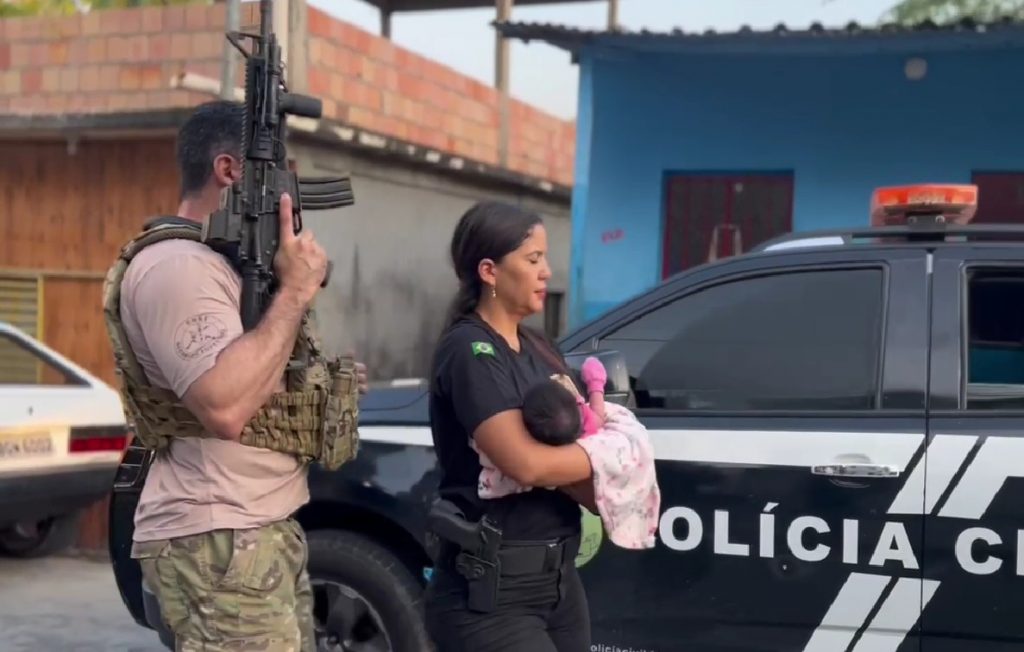 Mãe fingiu morte de bebê à família para entregá-la ao tráfico humano em Manaus
