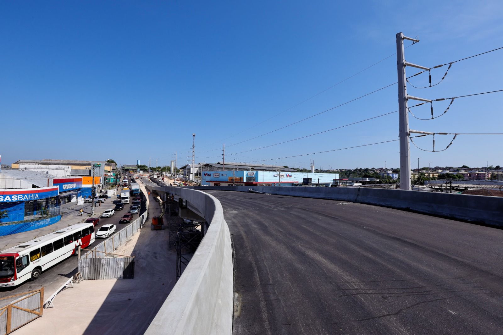 Alça viária superior do viaduto Rei Pelé é liberada para tráfego em Manaus