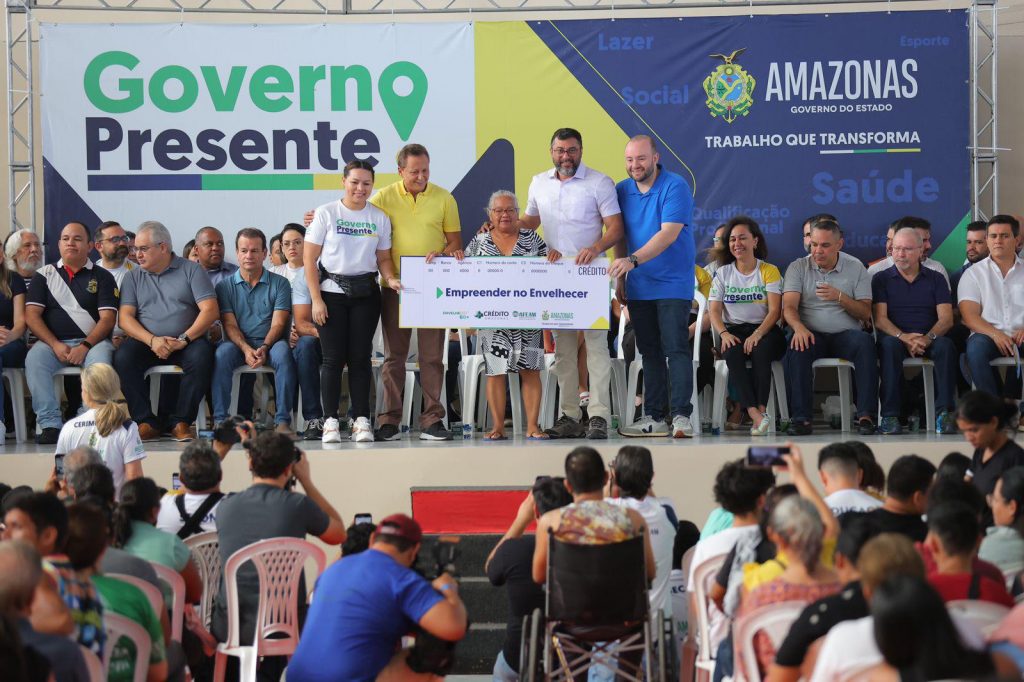 Wilson Lima libera R$ 700 mil a empreendedores durante 'Governo Presente' em Manaus
