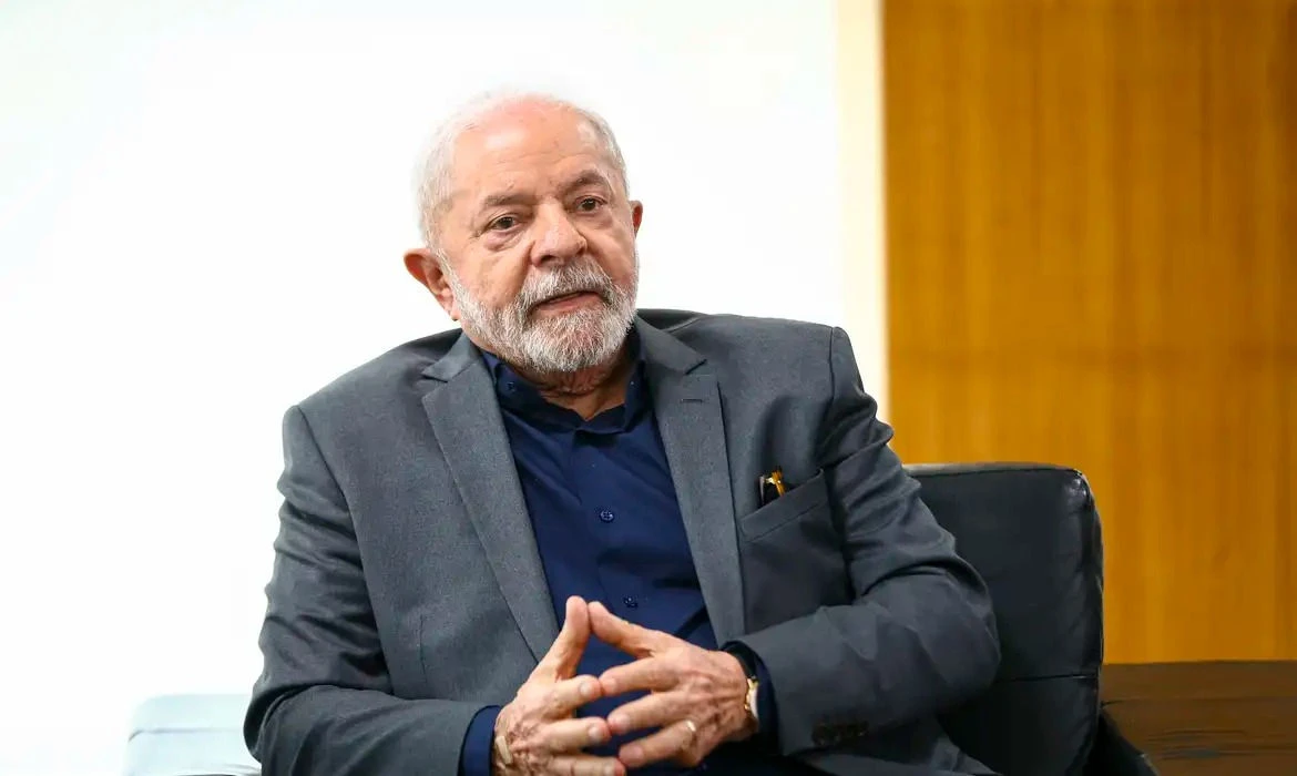 Maduro que arque com as consequências dos atos dele, afirma Lula