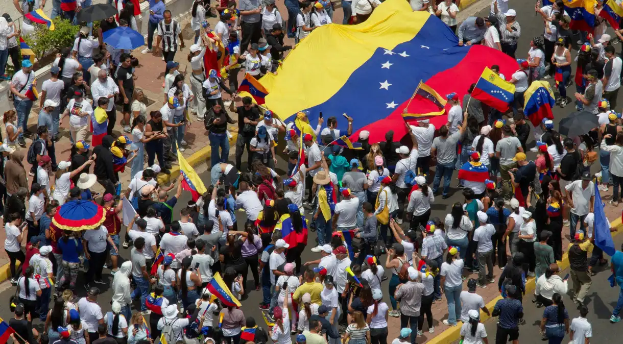 União Europeia procura entendimento com o Brasil sobre crise eleitoral na Venezuela