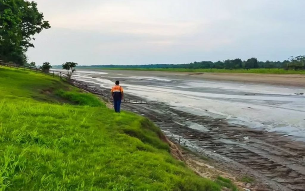 Seca extrema faz rios Amazônicos atingirem níveis históricos de baixa