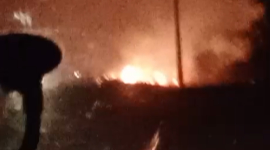 Veja vídeo: incêndio de grandes proporções atinge área de mata na AM-070 próximo a Manaus