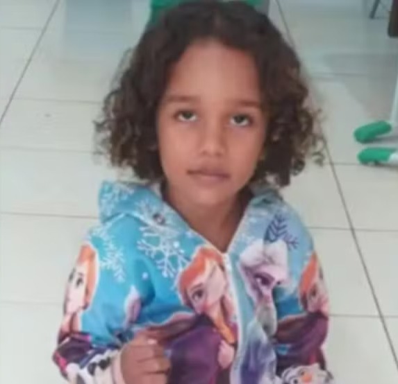 Corpo de criança de 5 anos é encontrado e polícia prende principal suspeito do crime 