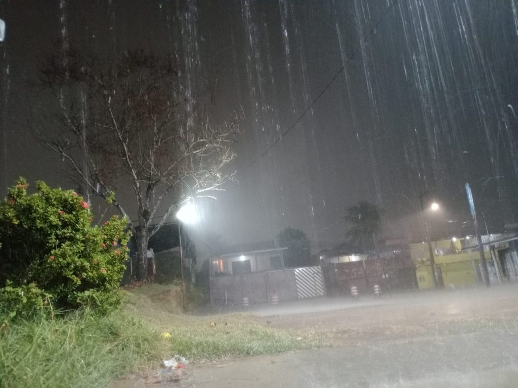 Amazonas recebe alerta de temporais para várias cidades