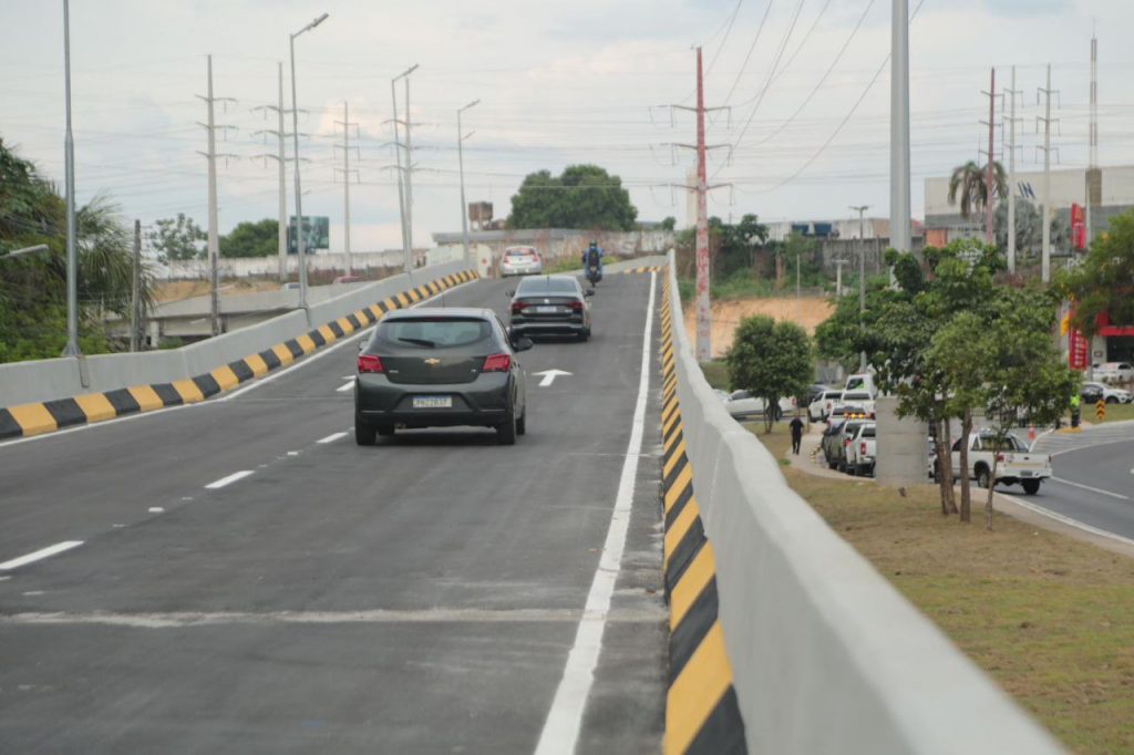 Prefeitura inaugura viaduto Márcio Souza no aniversário de Manaus