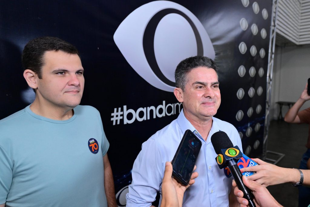 Prefeito David Almeida e Renato Junior chegam a debate na Band Amazonas