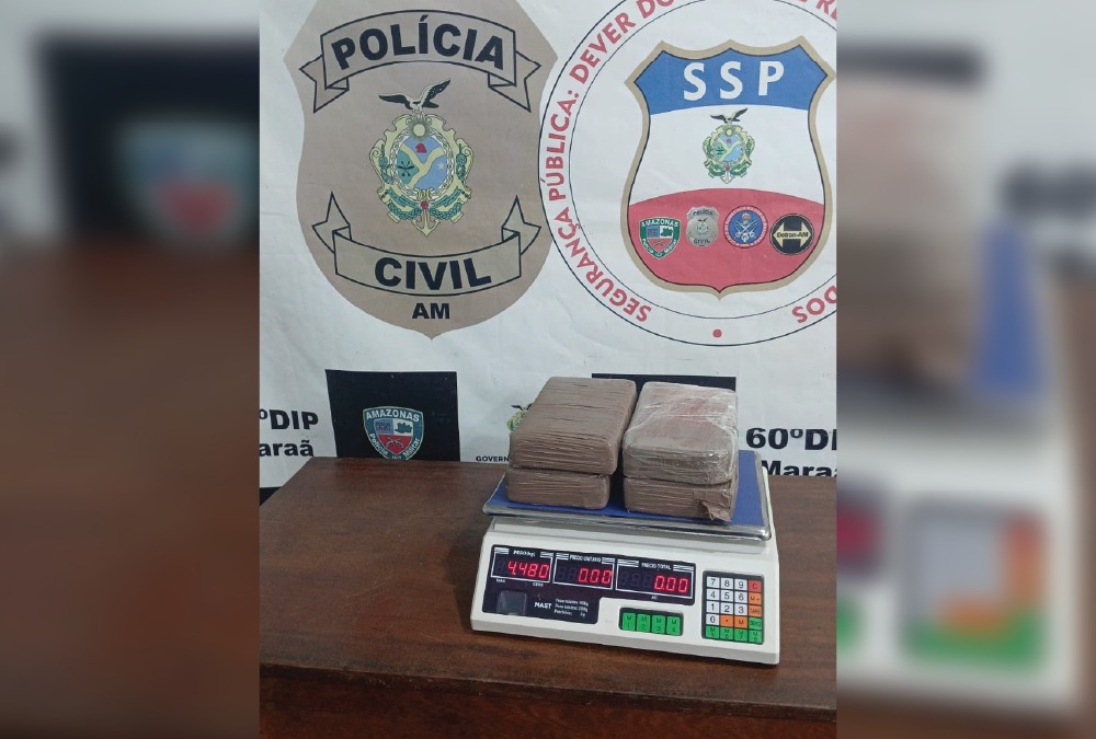 Cocaína avaliada em R$ 300 mil é apreendida em embarcação no porto de Maraã
