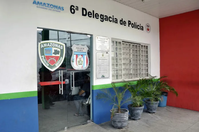 Imagem de divulgação sobre mulher presa por roubo de celular em Manaus