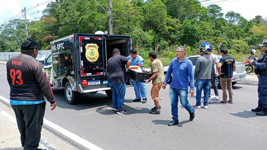 Homem morto em grave acidente de moto em Manaus é identificado