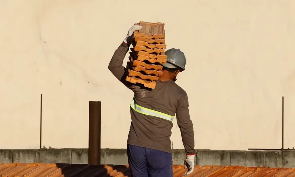 Cresce pressão pela aprovação da proposta da PEC 6x1