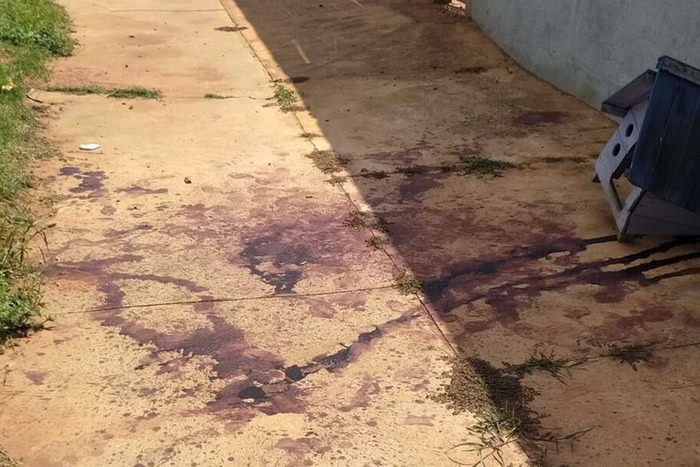 Mulher esfaqueia marido após se irritar com oração
