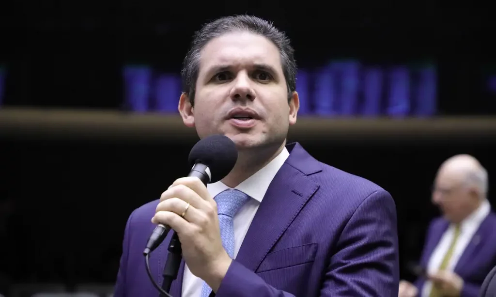 Câmara aprova seis projetos em votação relâmpago