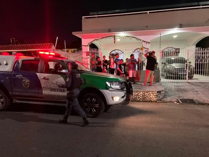 Dois homens são baleados dentro de salão de beleza na zona Centro-Sul de Manaus