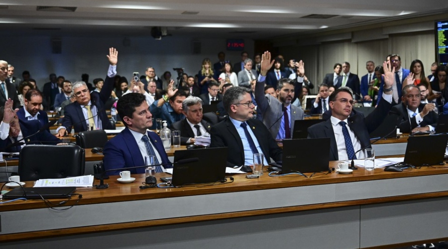 CCJ do Senado aprova regulamentação da reforma tributária