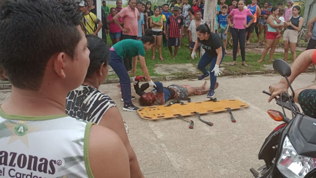 Suspeito de esquartejar esposa causa revolta em comunidade e é espancado por populares no interior do Amazonas
