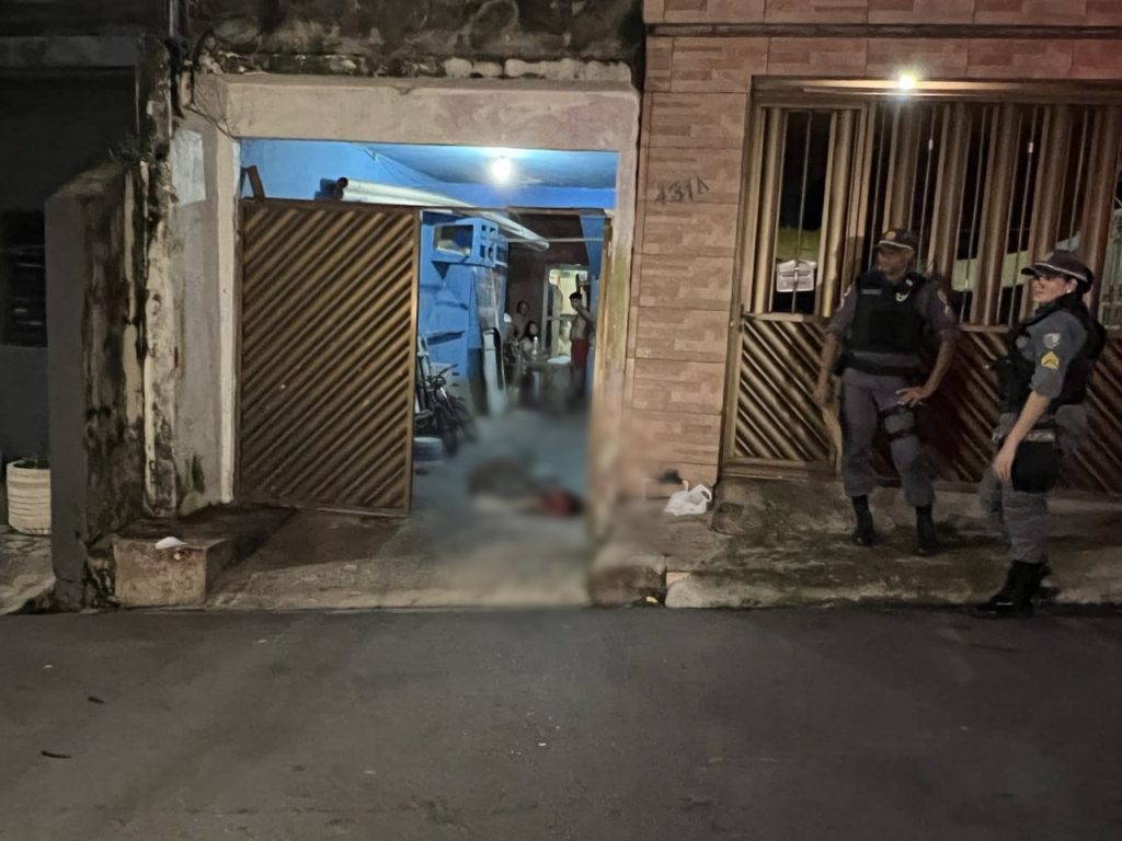 Mulher é assassinada a tiros na frente de casa no bairro Alvorada, em Manaus