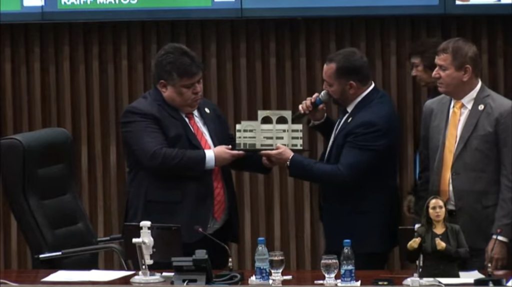 David Reis diz que vitória pela presidência da CMM reflete o "amadurecimento" do parlamento