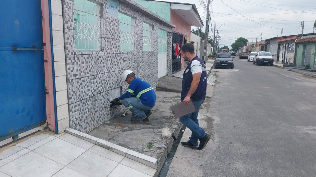 Águas de Manaus é multada em quase meio milhão de reais por demora no atendimento de clientes
