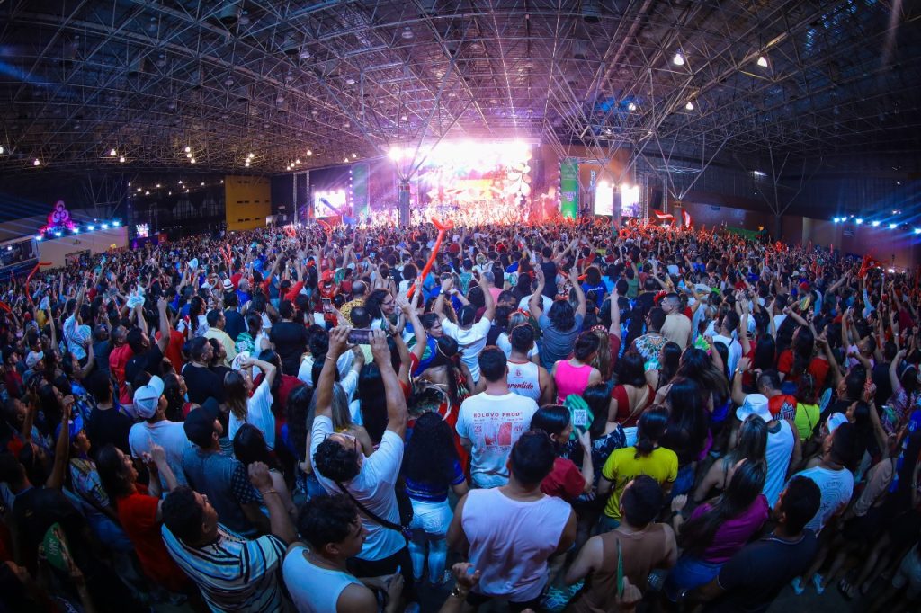Grupos de idosos do Governo do Amazonas se preparam para desfile do grupo especial