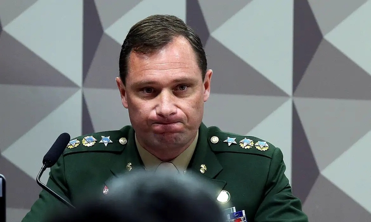 Mauro Cid afirma Bolsonaro inseriu dados falsos de vacinação