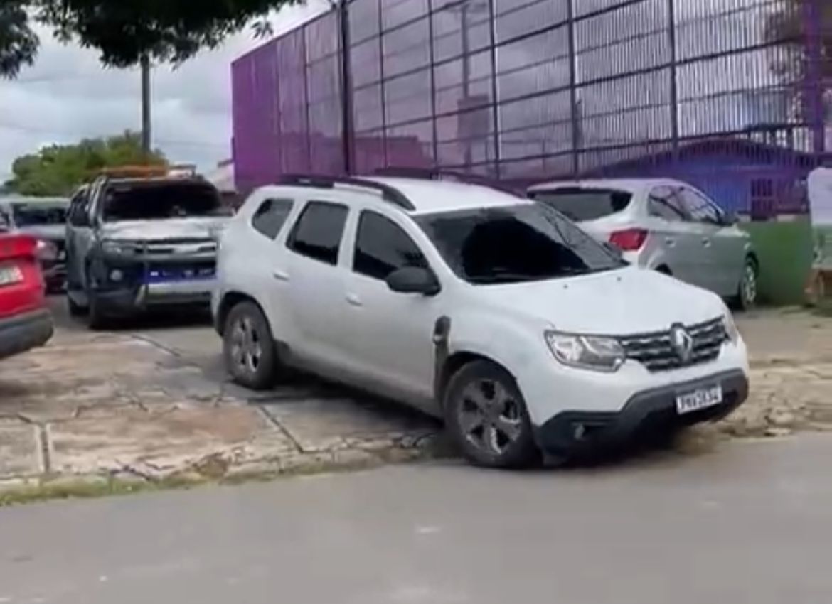Polícia prende ex-funcionários suspeitos de desviar 34 veículos de concessionária em Manaus Polícia prende ex-funcionários suspeitos de desviar 34 veículos de concessionária em Manaus