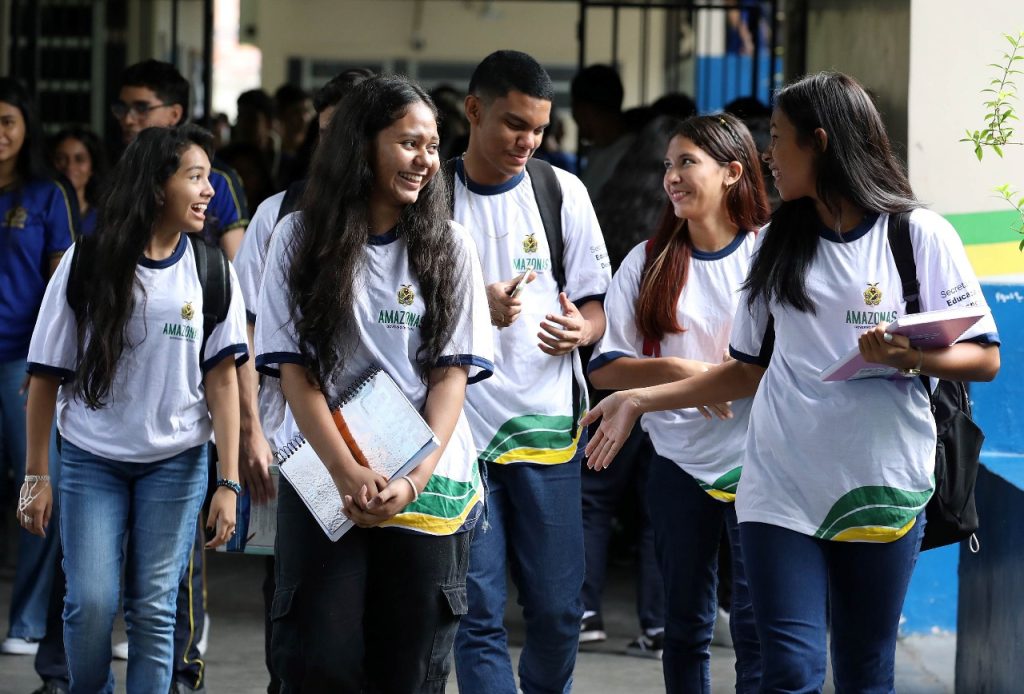 Pé-de-Meia paga R$ 200 a estudantes nascidos em julho e agosto nesta quinta-feira (29)