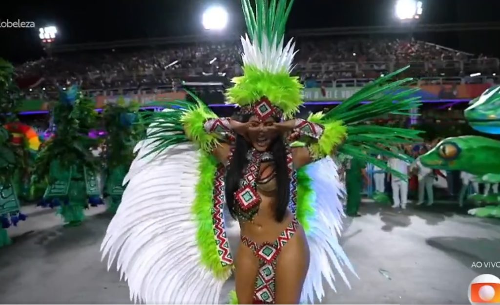 Apresentadores da Globo ignoram apresentação de Isabelle Nogueira durante desfile da Grande Rio na Sapucaí