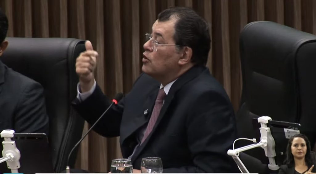 Braga é questionado na CMM e desconversa sobre benefício fiscal que ajudou a conceder ao grupo Atem, dono da Refinaria da Amazônia - Tributação rede Atem combustíveis Manaus
