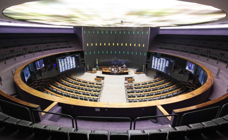 Câmara retoma votações nesta terça-feira