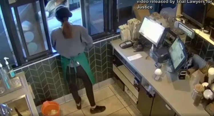 Homem tem pênis desfigurado por chá