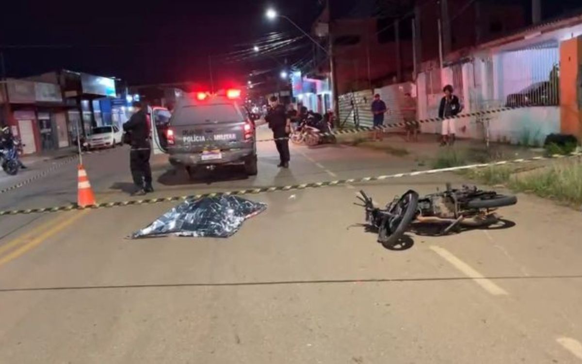 Idosa morre atropelada por motoboy ao atravessar avenida