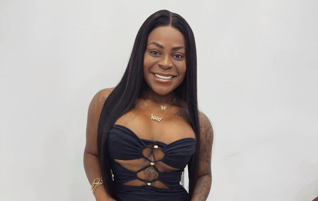 Cantora revela desentendimentos e dispara críticas sobre falta de consideração no mundo do samba -Jojo Todynho expõe briga com escola de samba