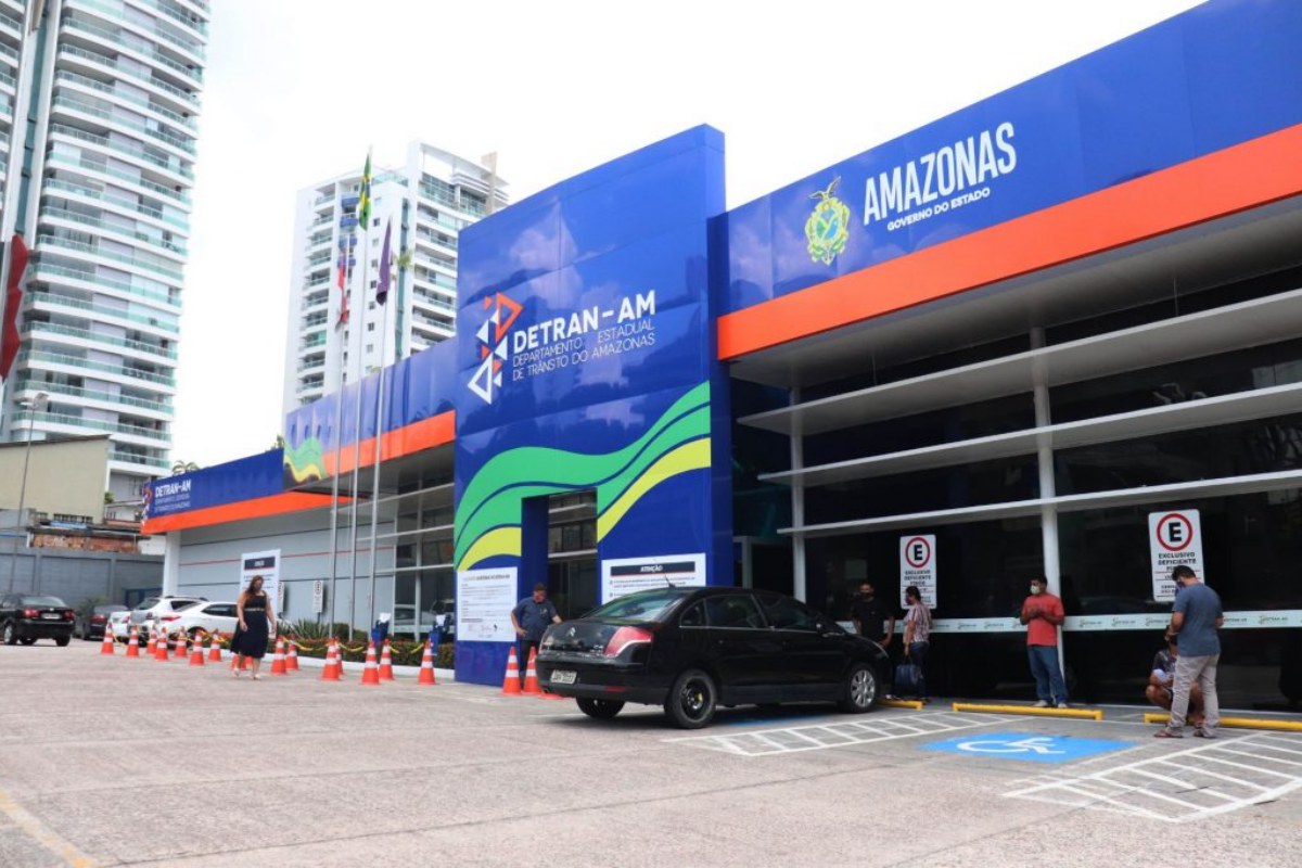 Símbolo do Detran Amazonas representando as 800 vagas de cursos gratuitos de educação e segurança no trânsito via plataforma online.